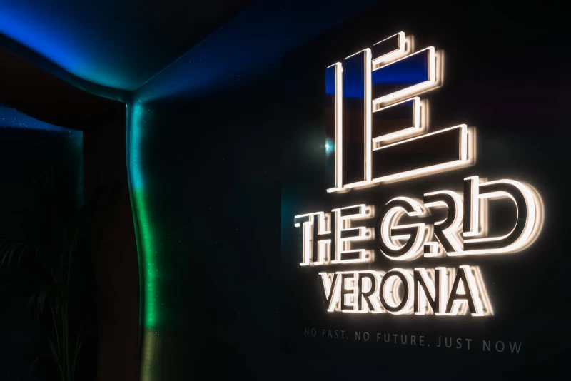 Logo al Neon - Il nostro iconico logo illuminato